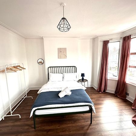 Charming, Renovated Residence In Willesden Green Лондон Екстер'єр фото